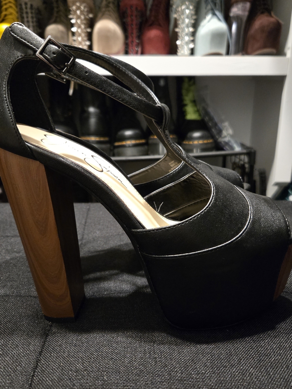 Jessica Simpson Black Platform Dany Sandals Size 8